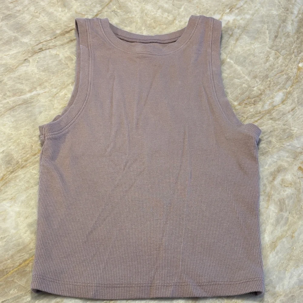 Lot of 4 Tank Tops from Hollister, Women’s; Size XS. - Picture 8 of 10